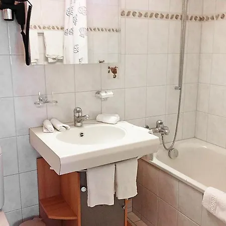 Sleeps 6 Wifi *